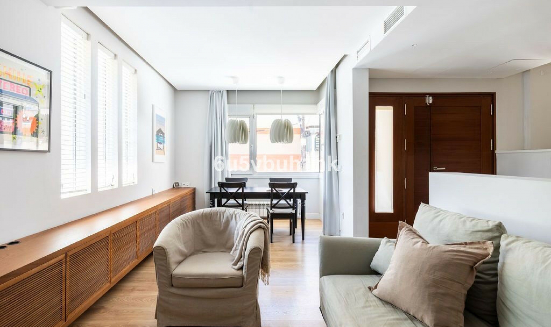 Resale - House -
Málaga