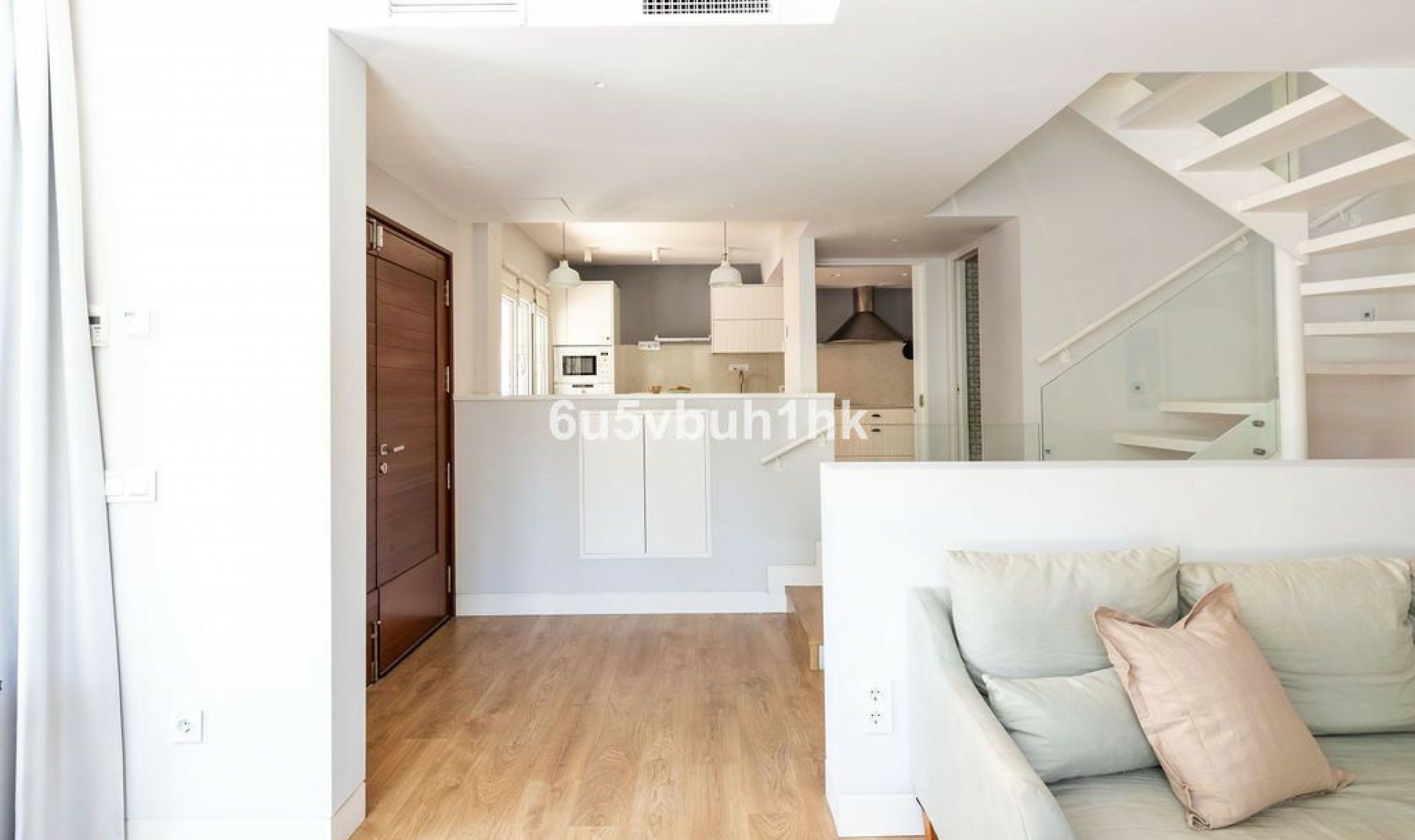 Resale - House -
Málaga