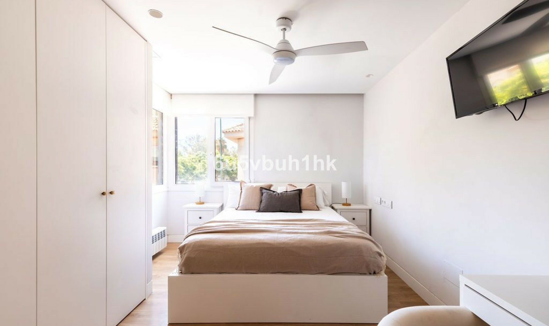 Resale - House -
Málaga