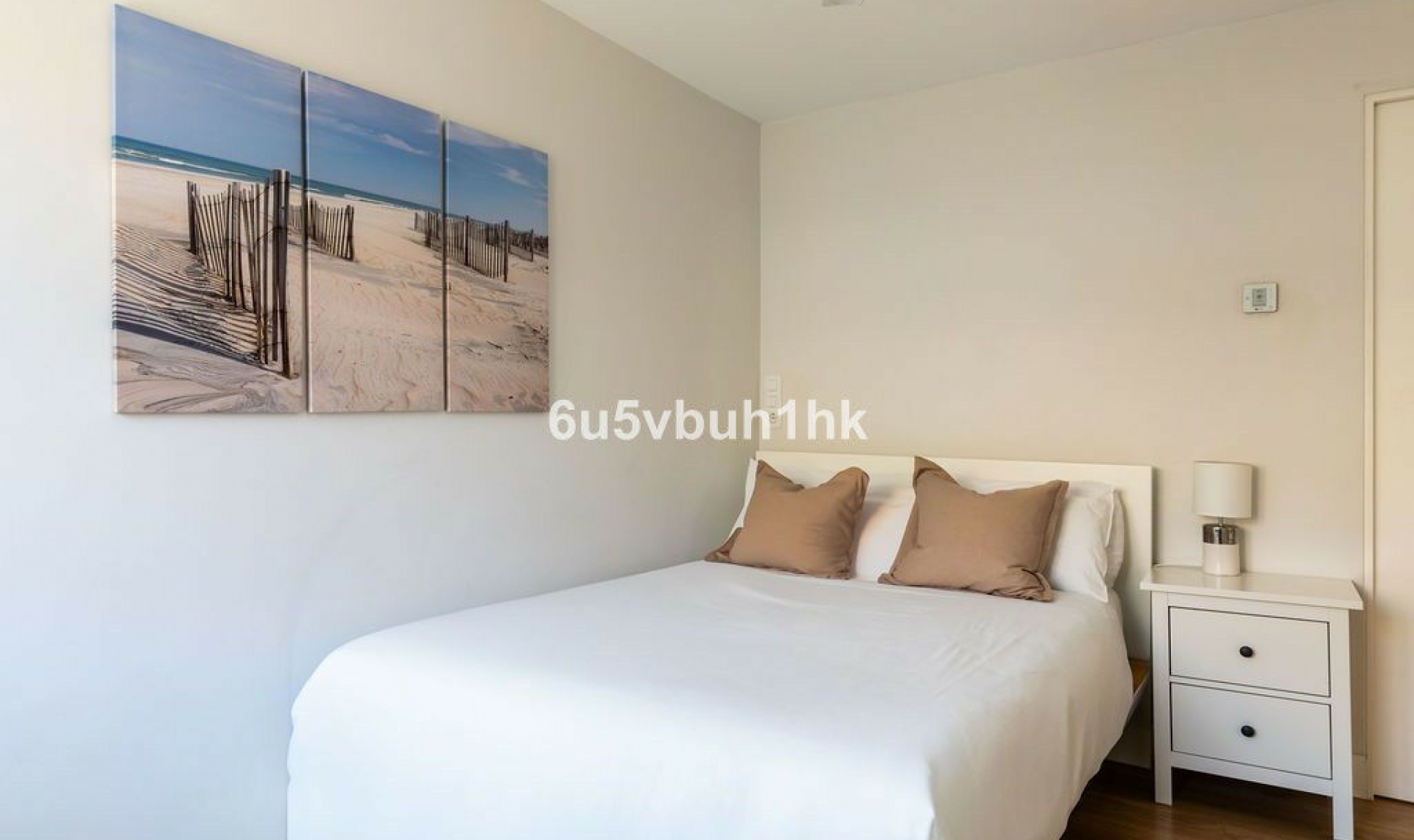 Resale - House -
Málaga