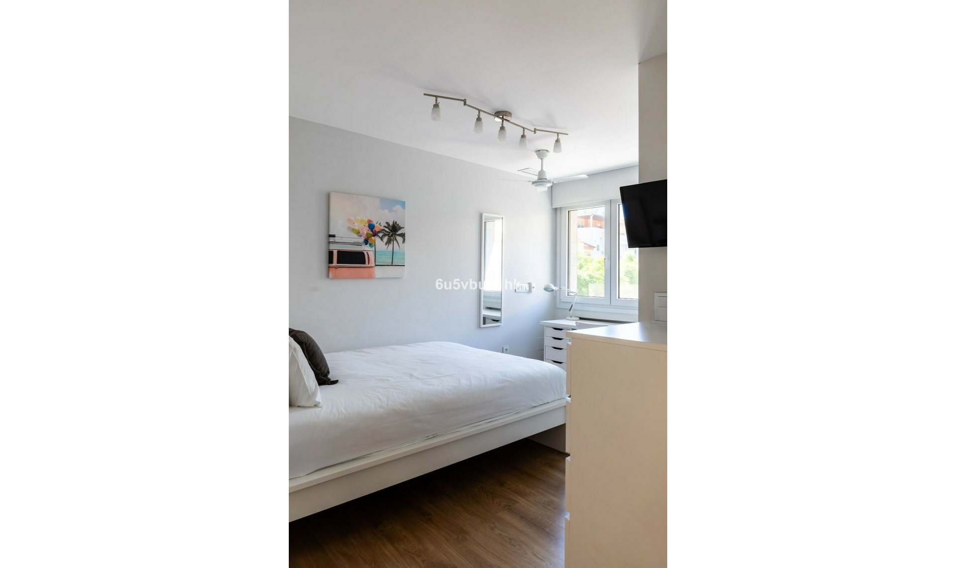 Resale - House -
Málaga