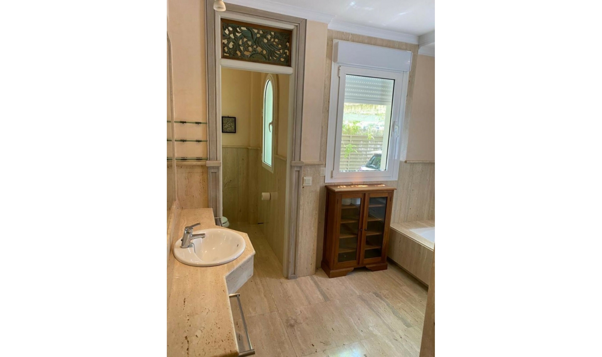 Resale - House -
Manilva