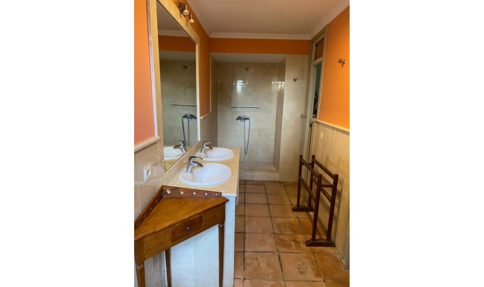 Resale - House -
Manilva