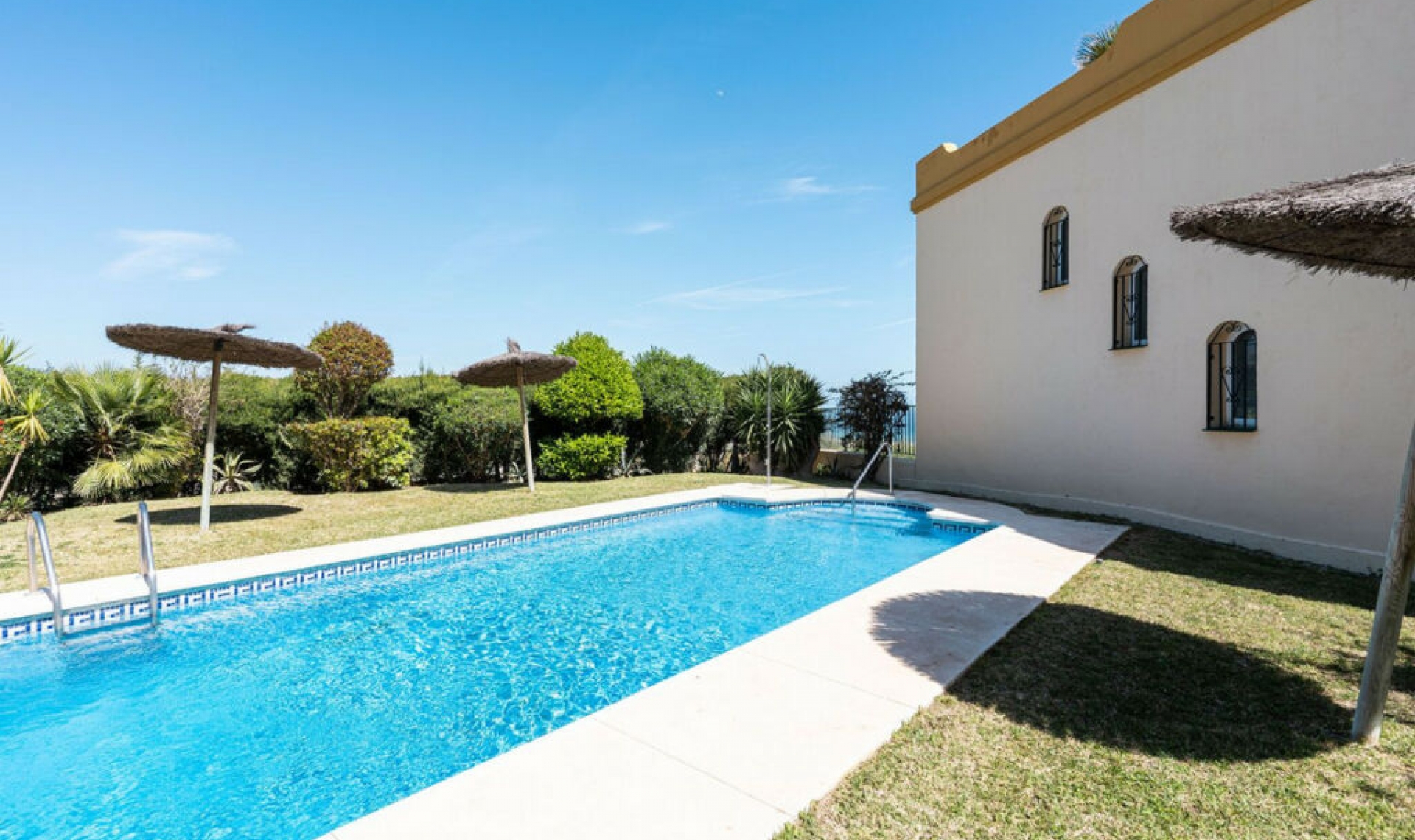 Resale - House -
Manilva