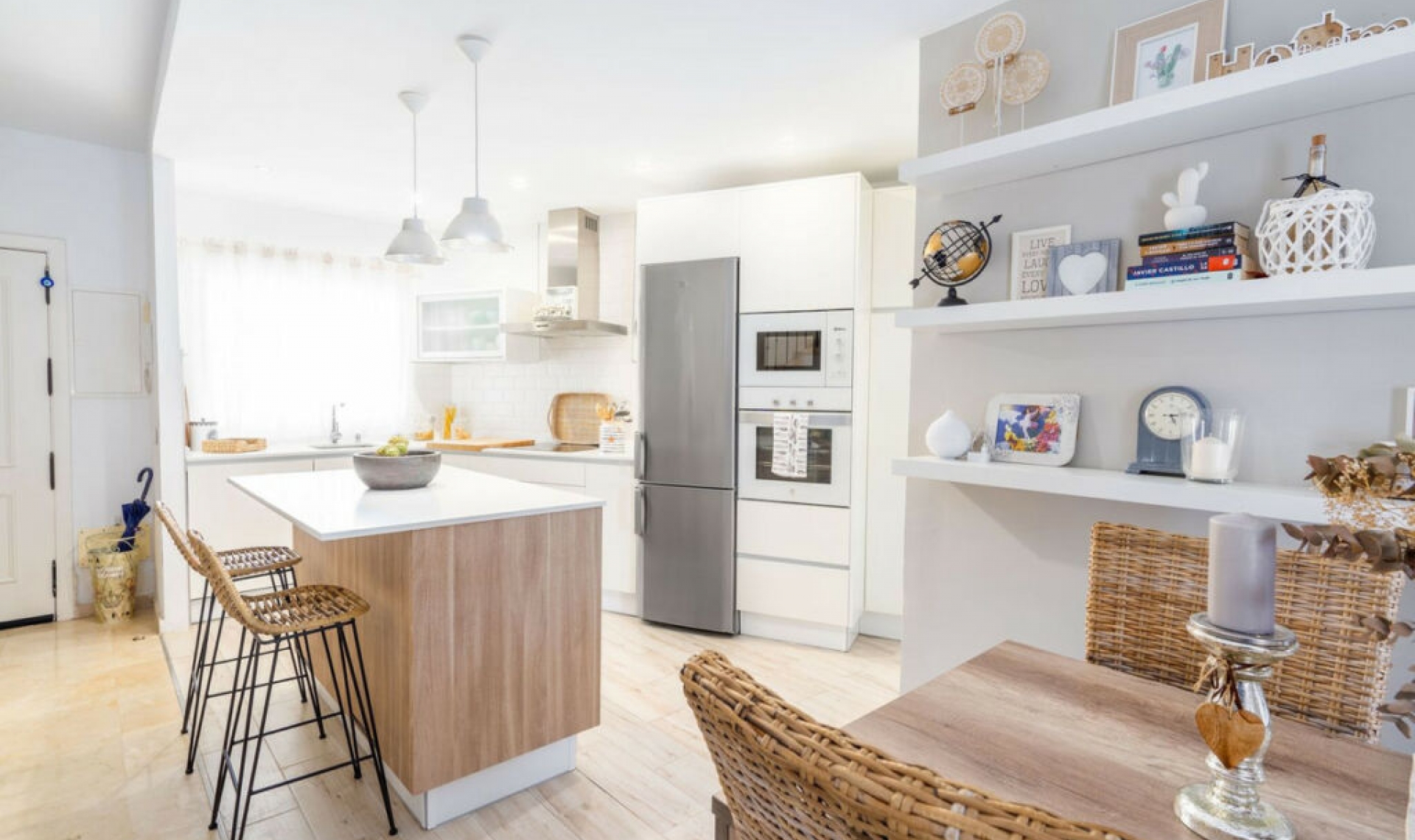 Resale - House -
Manilva