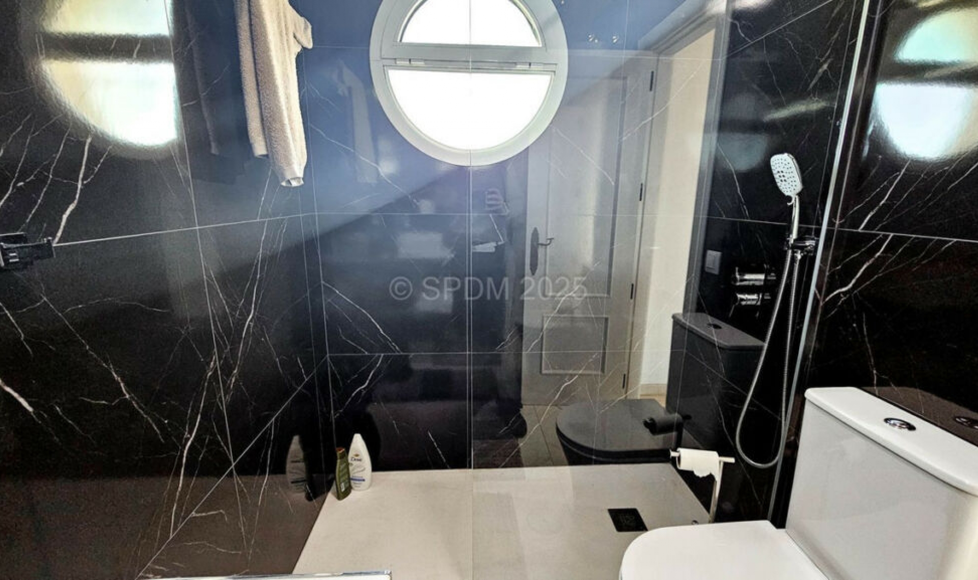 Resale - House -
Manilva