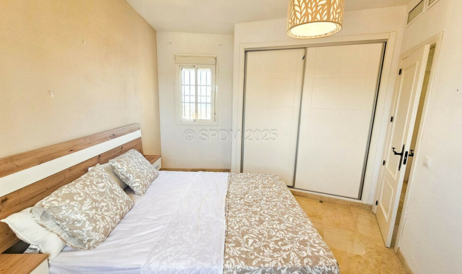 Resale - House -
Manilva