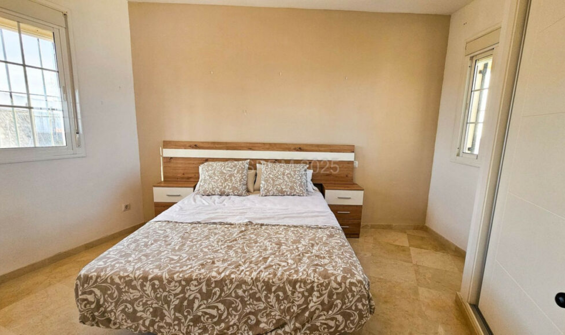 Resale - House -
Manilva