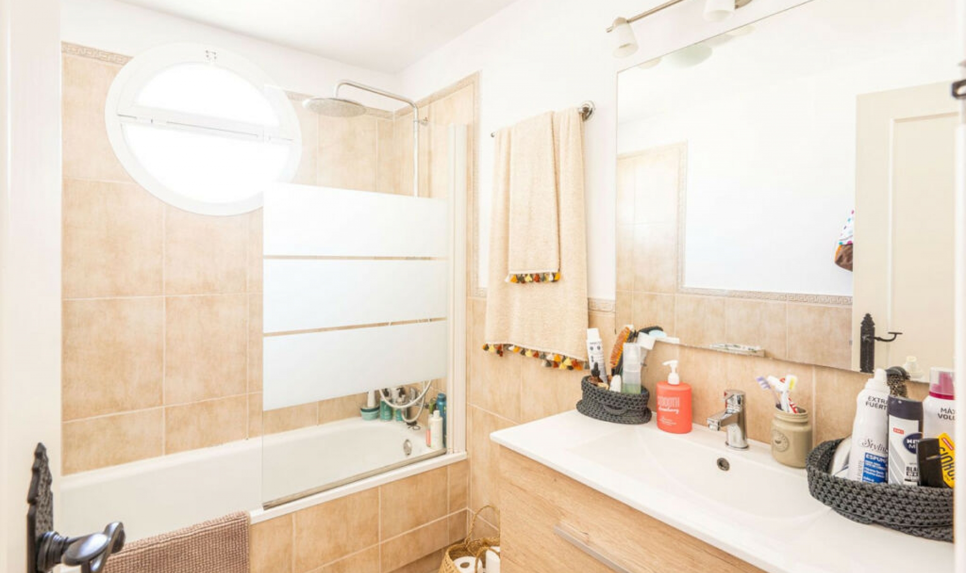 Resale - House -
Manilva