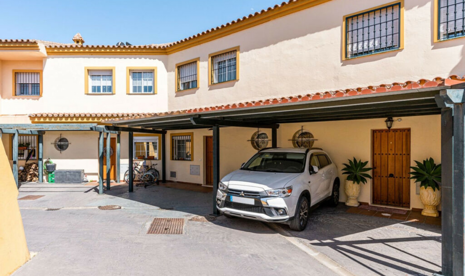 Resale - House -
Manilva