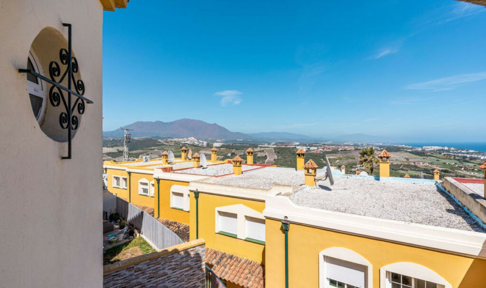 Resale - House -
Manilva