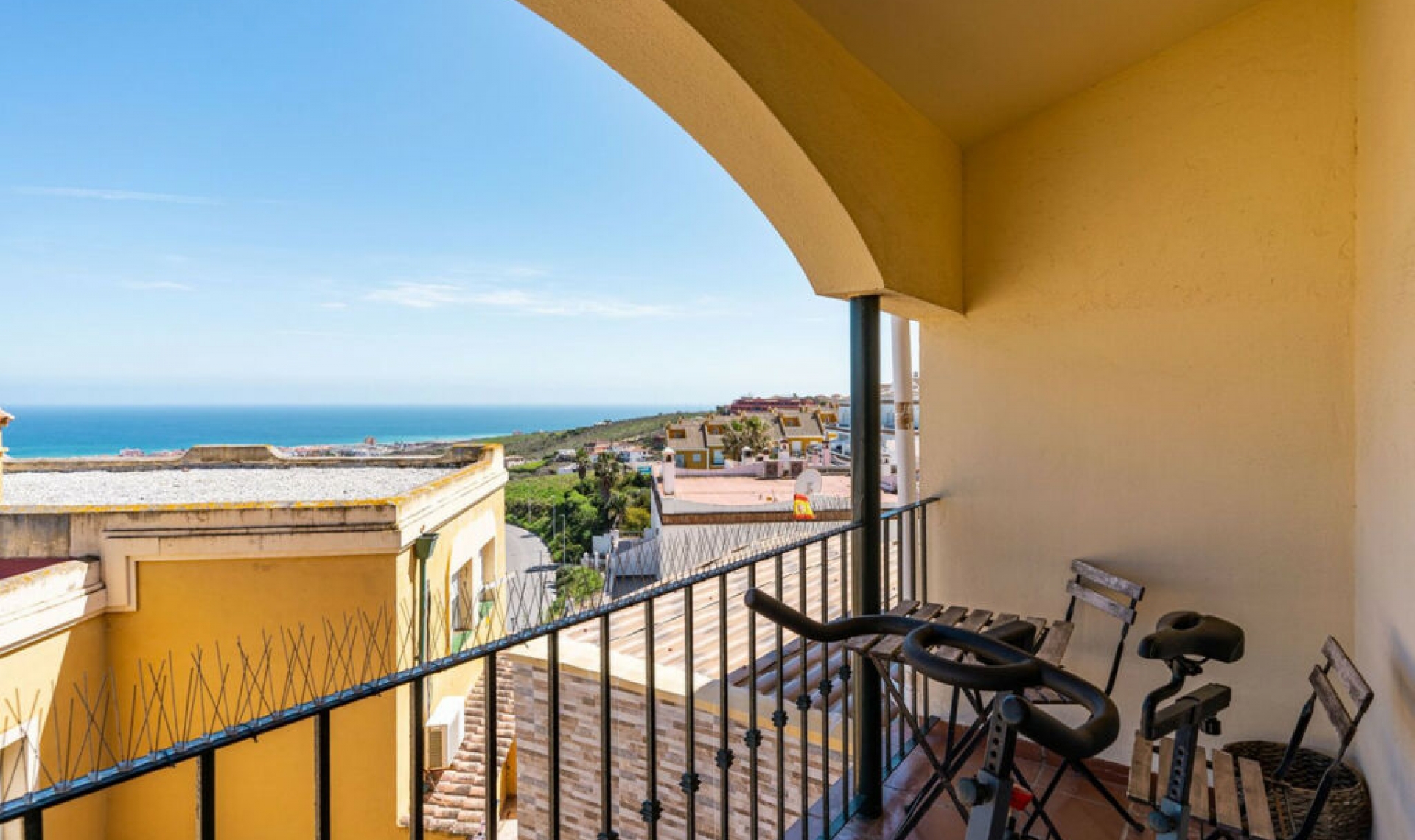 Resale - House -
Manilva