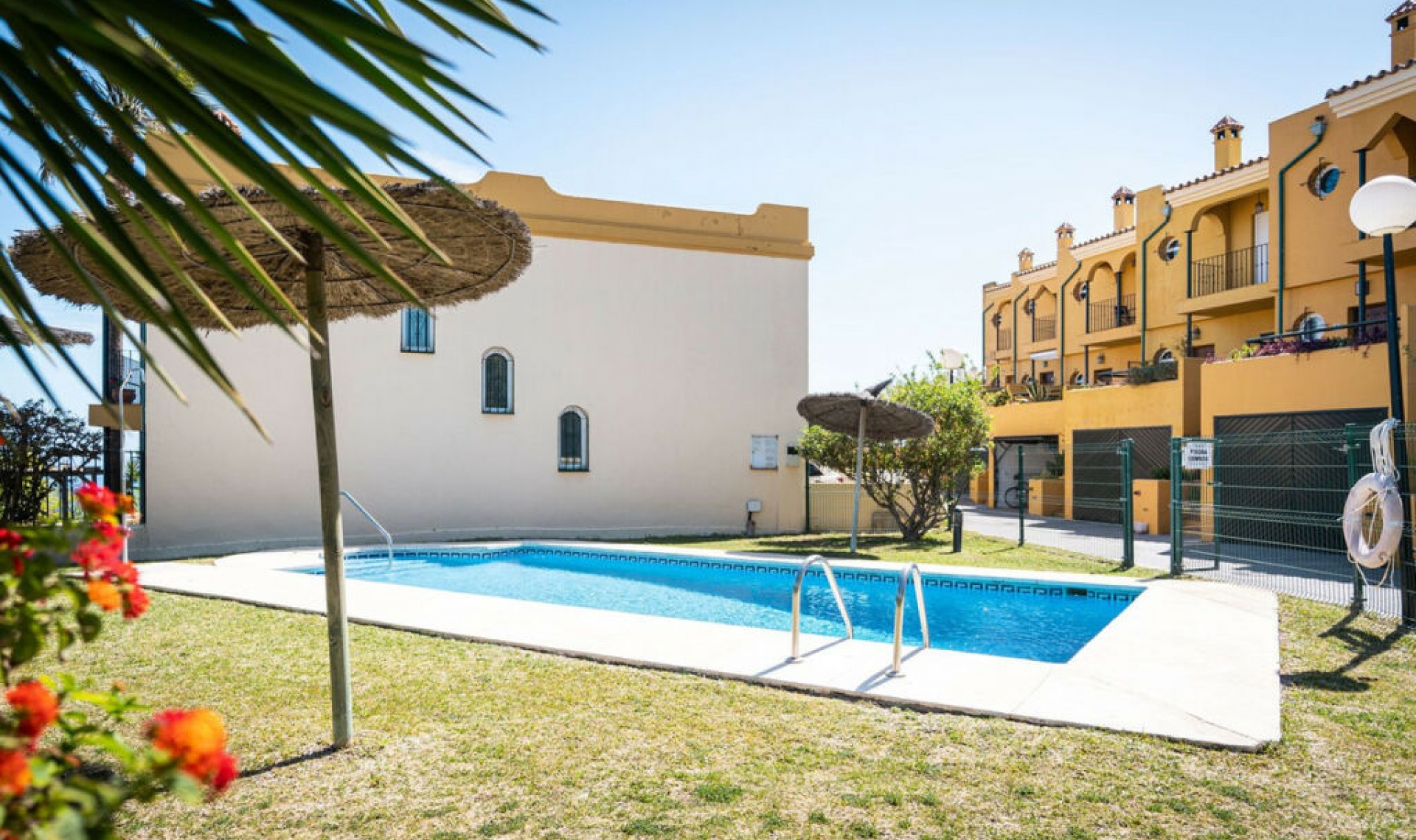 Resale - House -
Manilva