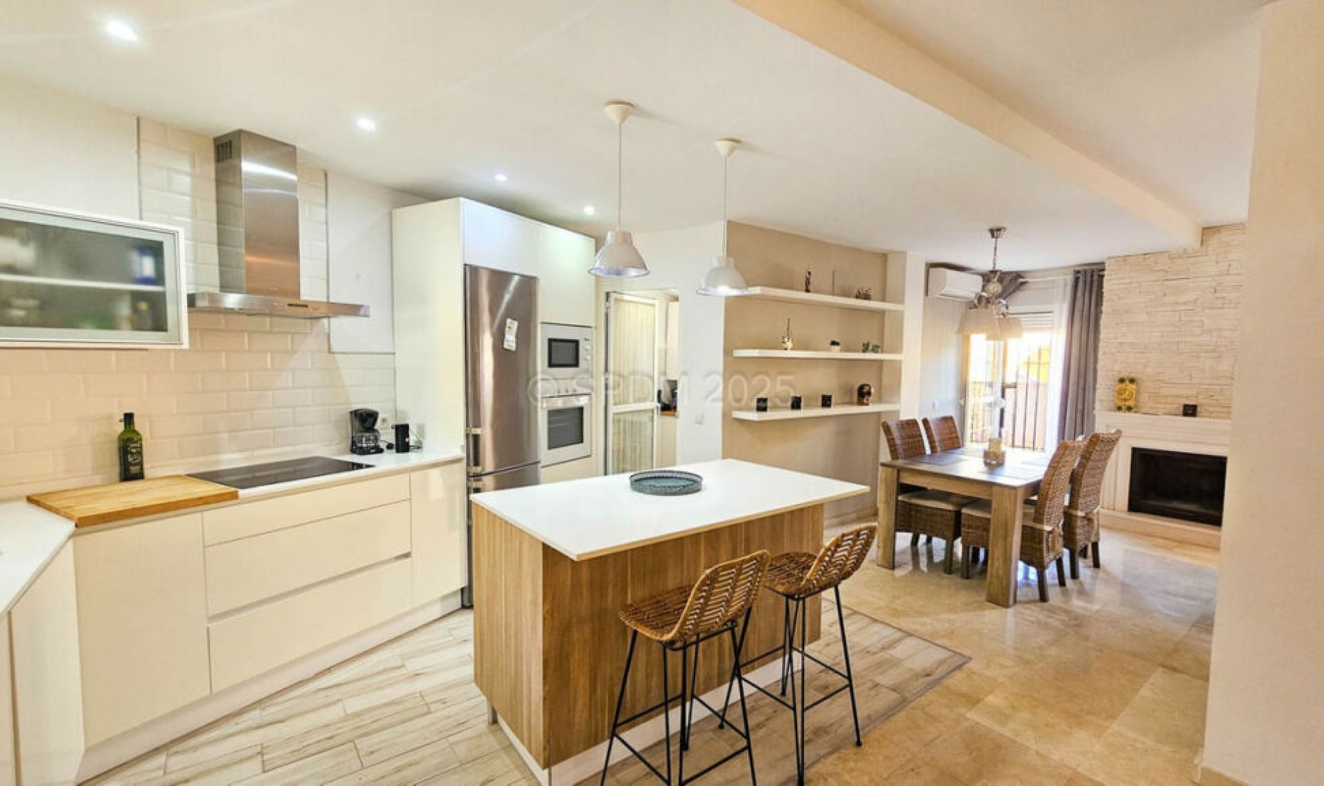 Resale - House -
Manilva