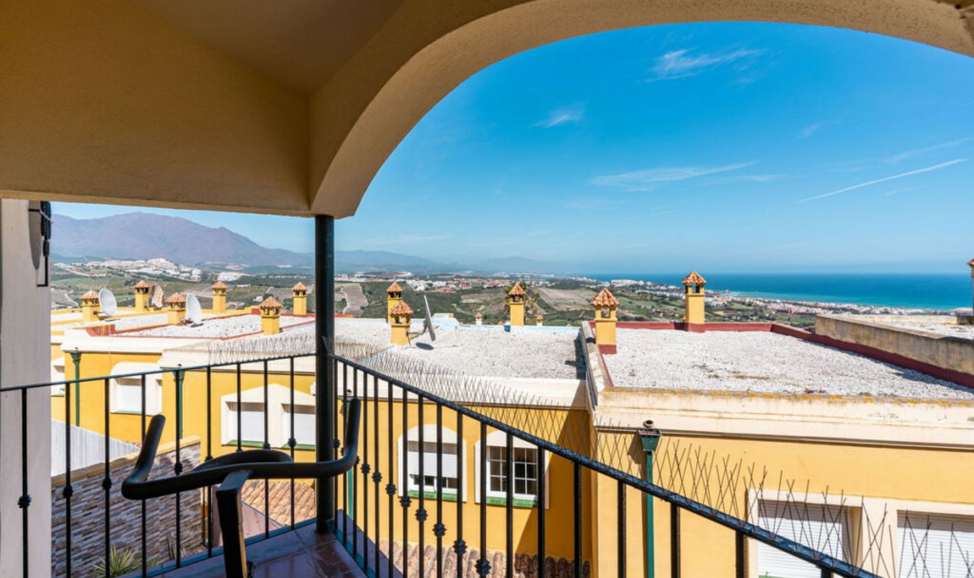 Resale - House -
Manilva