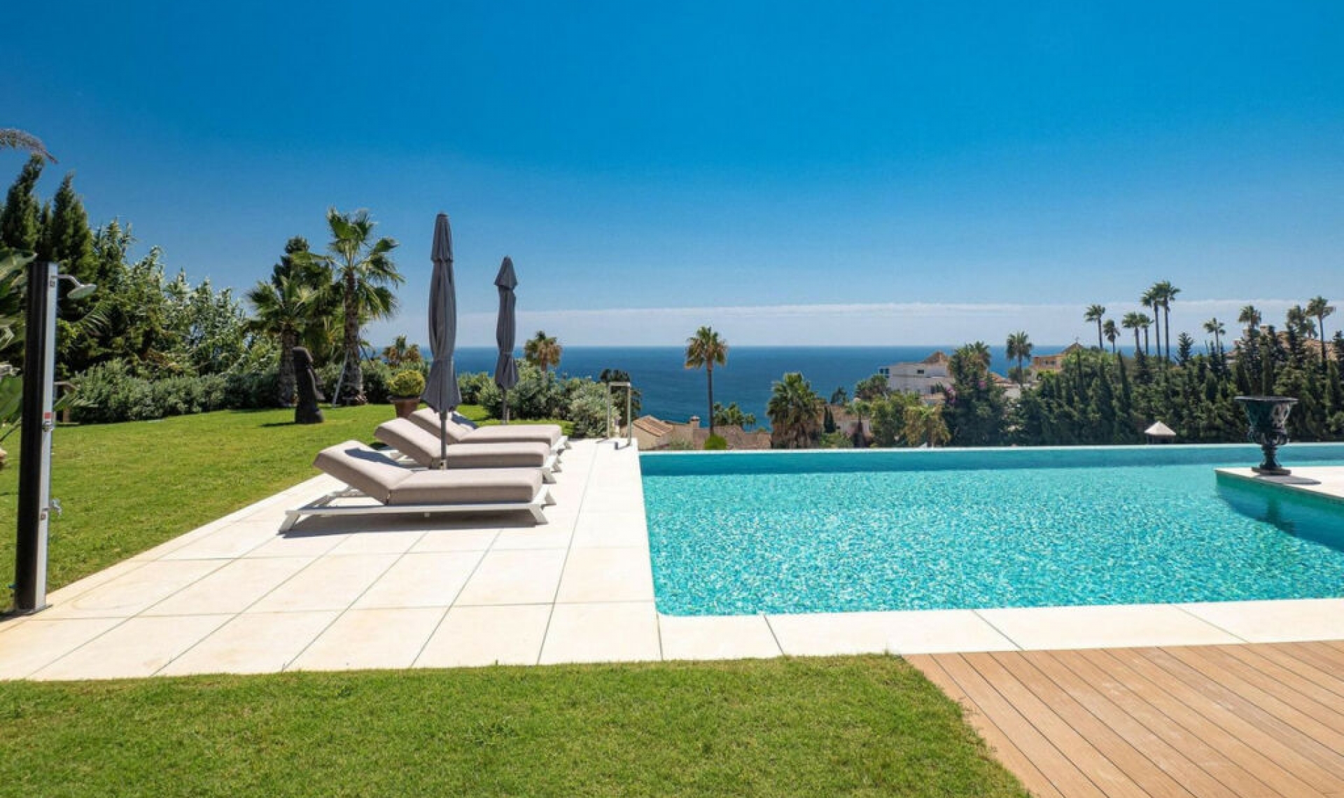 Resale - House -
Manilva