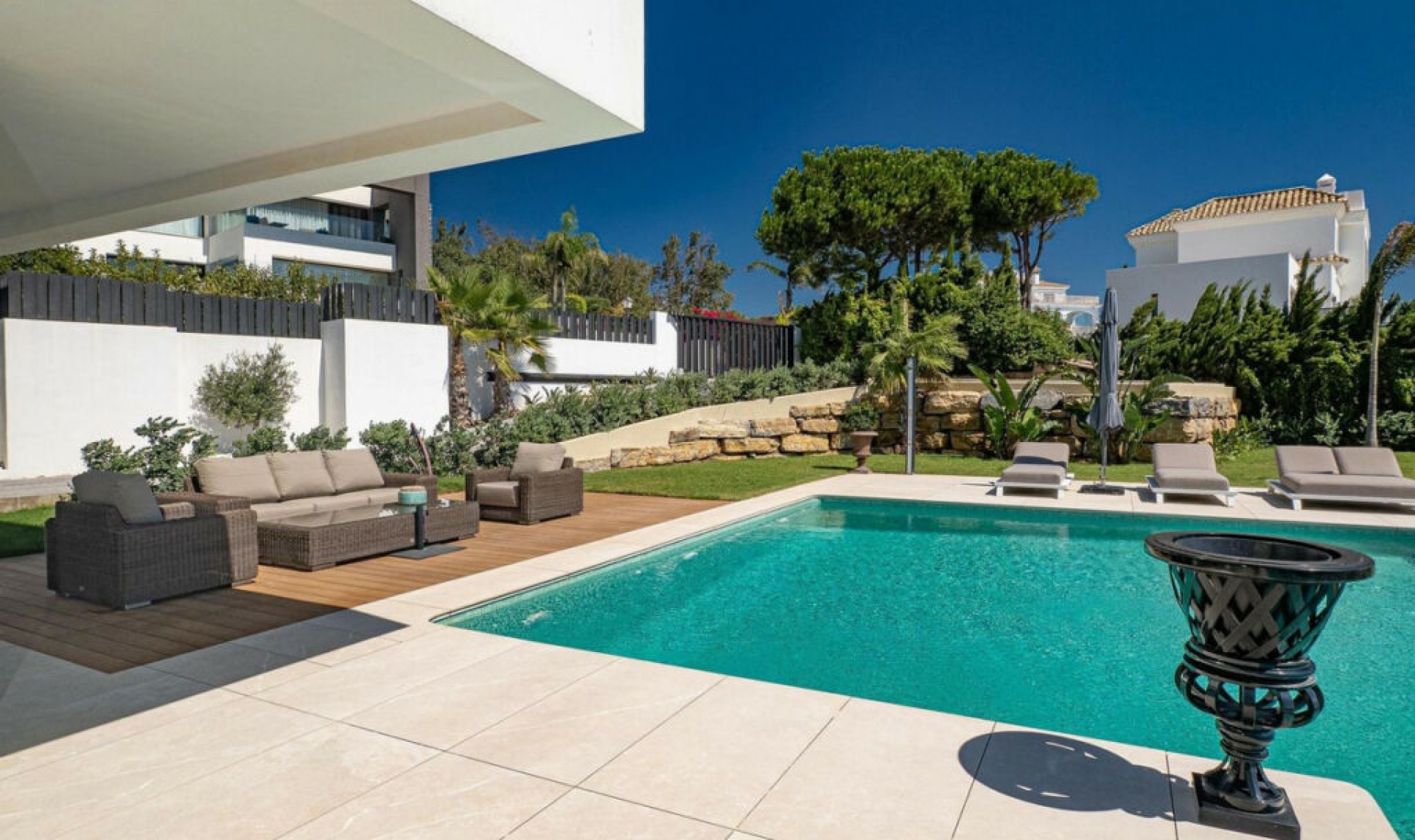 Resale - House -
Manilva