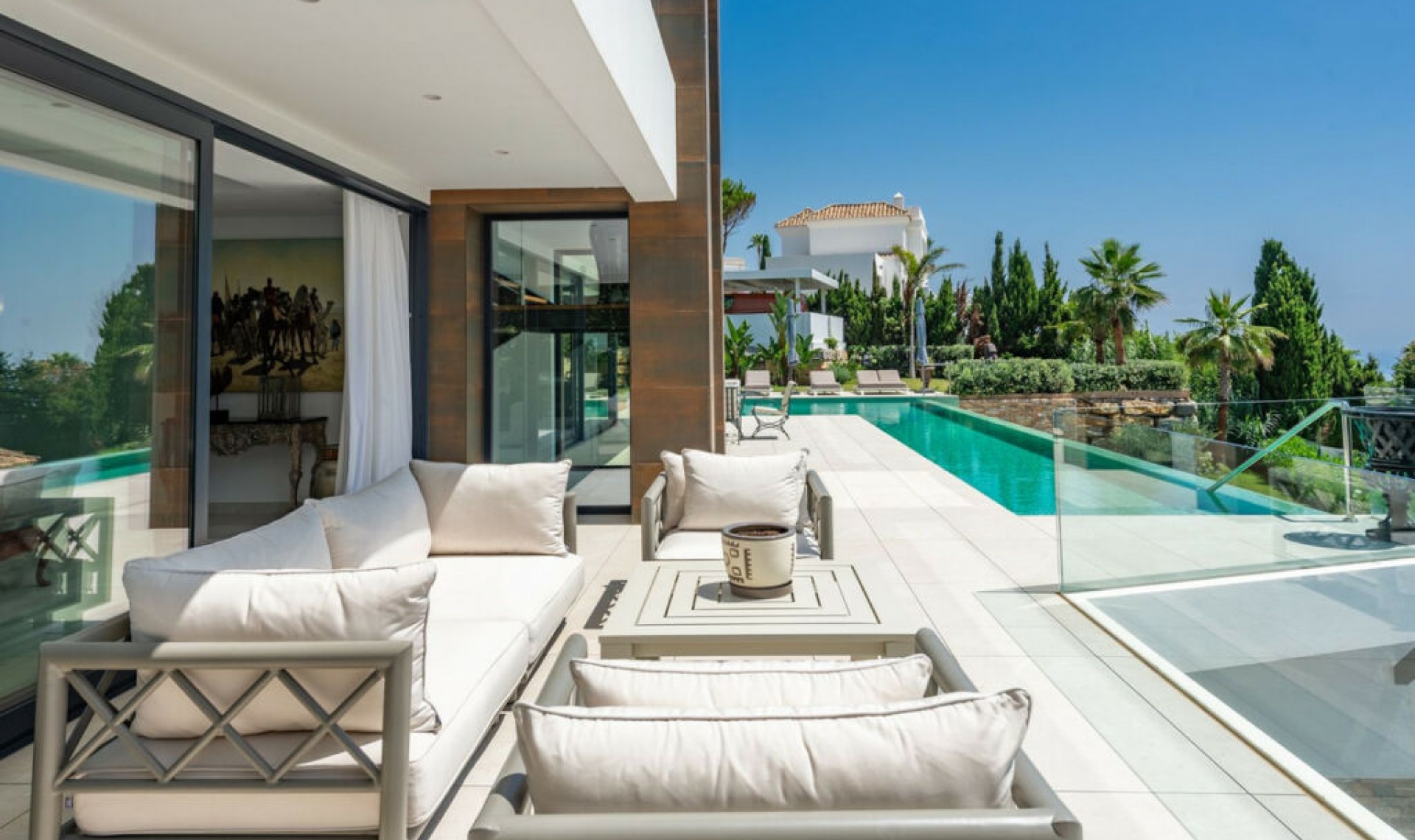 Resale - House -
Manilva