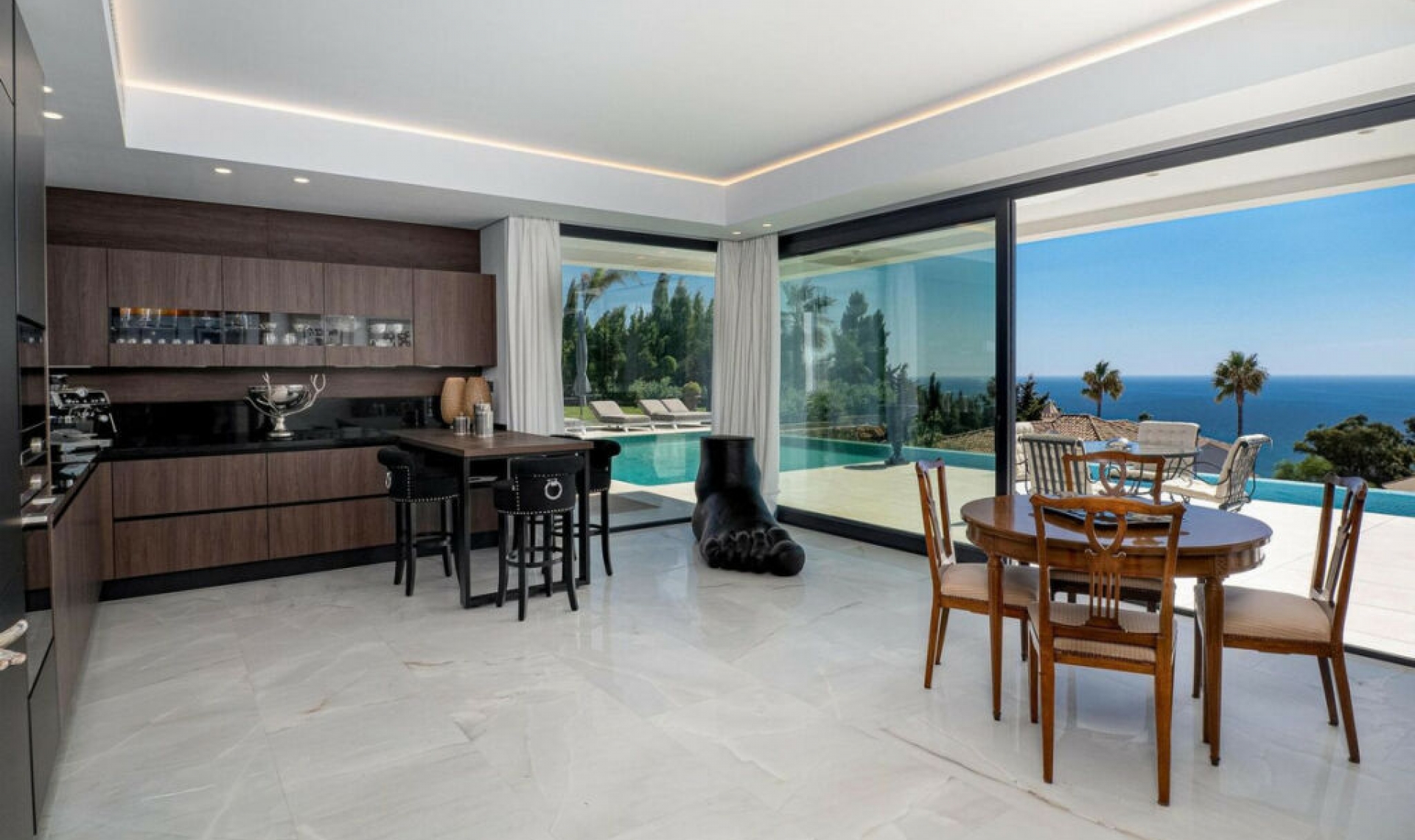 Resale - House -
Manilva