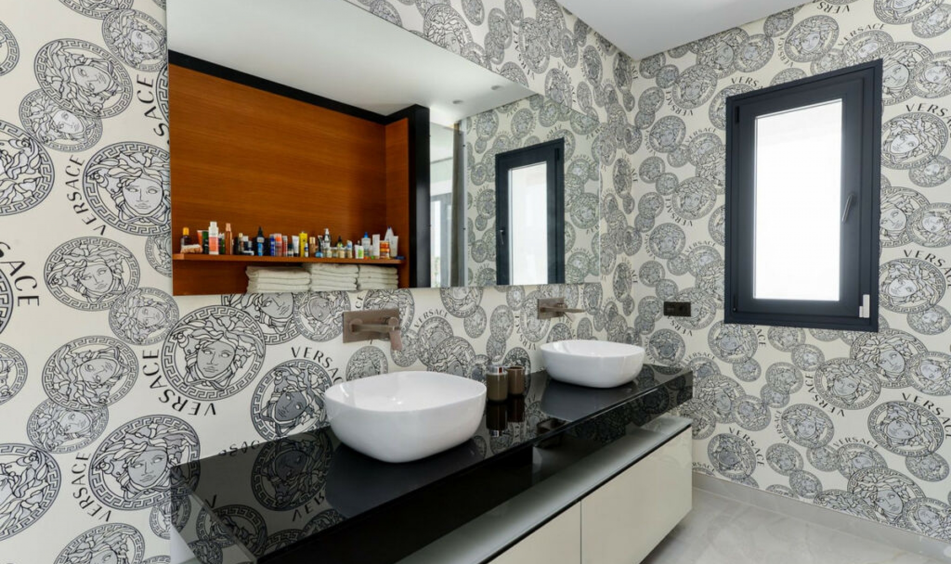 Resale - House -
Manilva