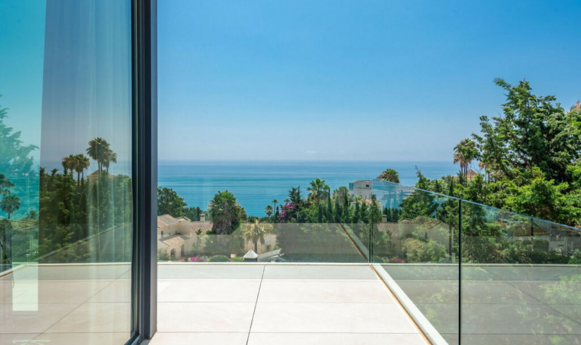 Resale - House -
Manilva