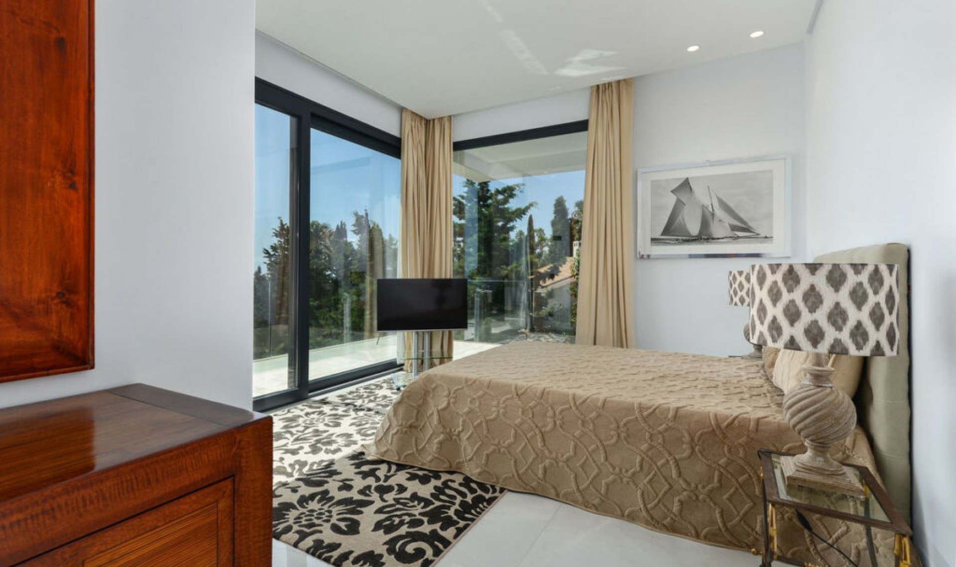 Resale - House -
Manilva