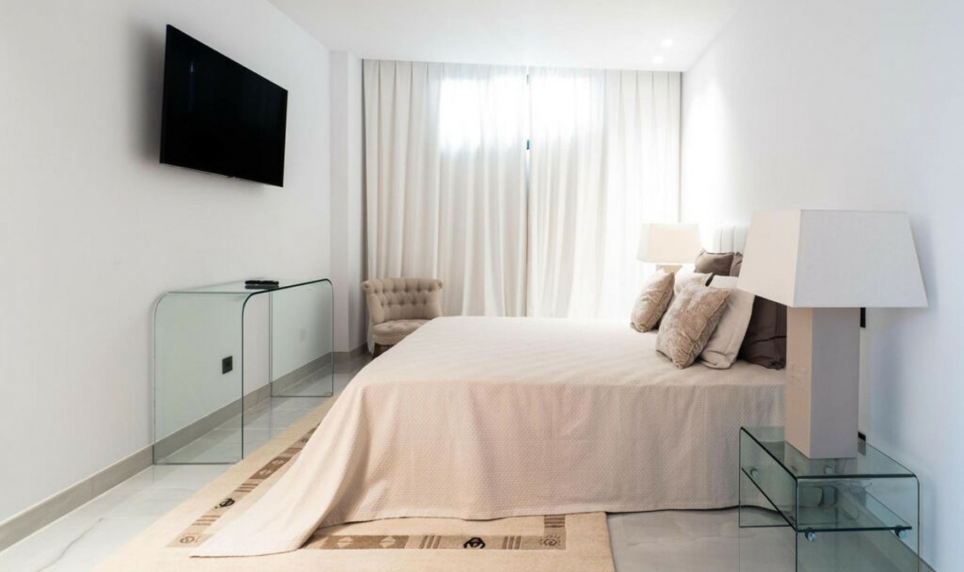 Resale - House -
Manilva