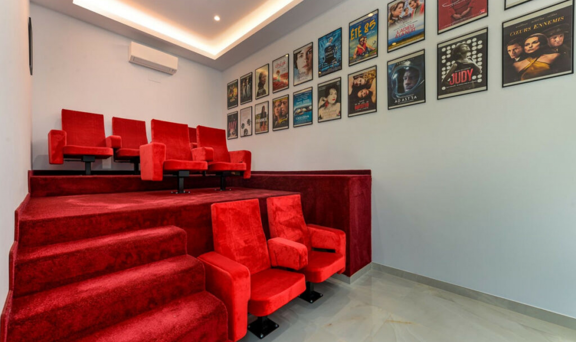 Resale - House -
Manilva