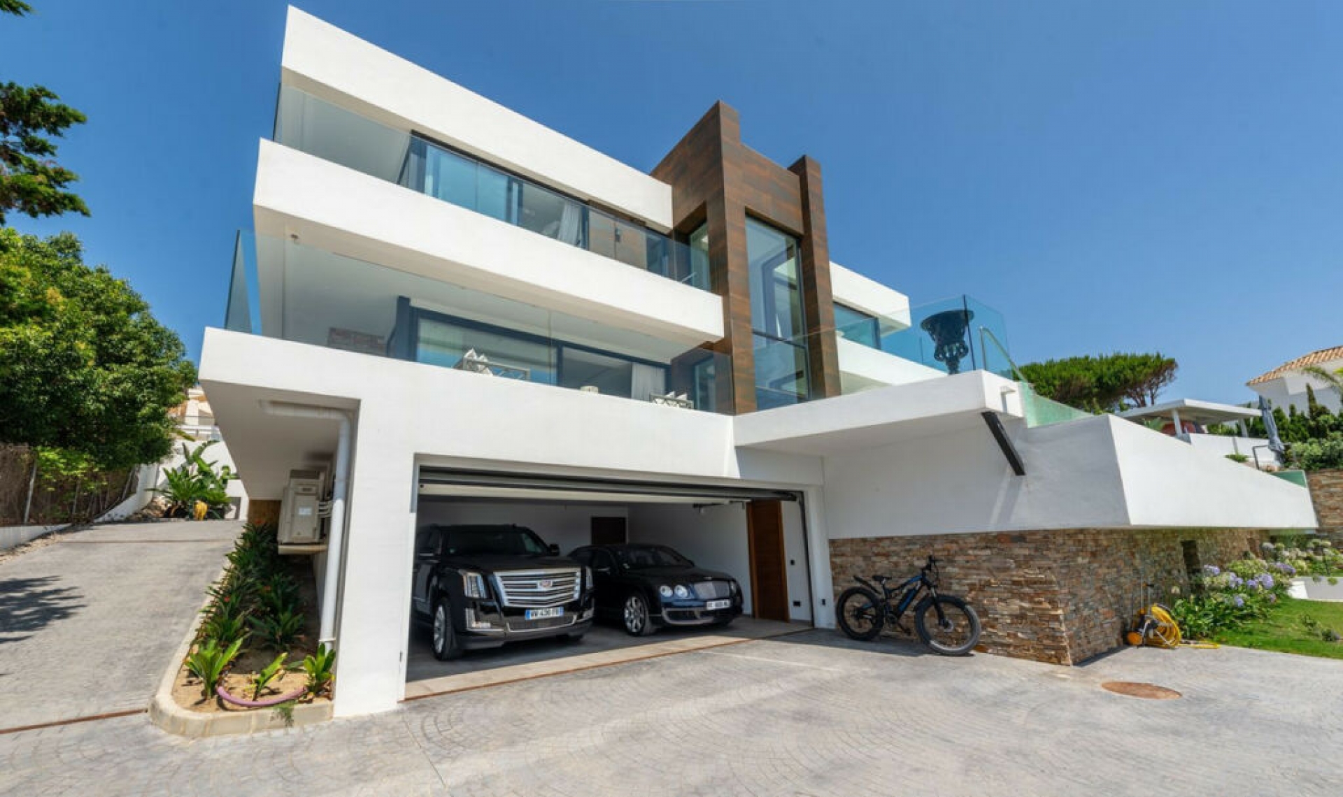 Resale - House -
Manilva