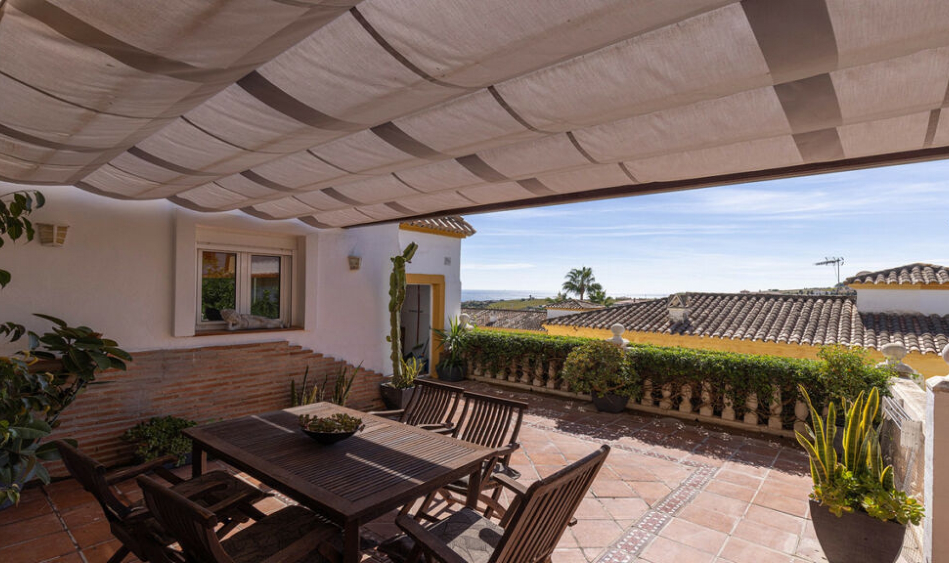 Resale - House -
Manilva