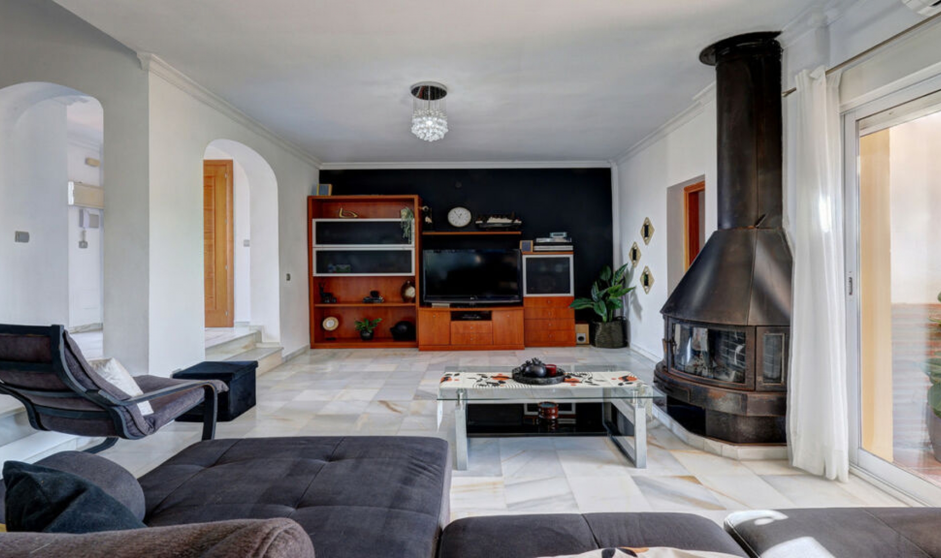 Resale - House -
Manilva