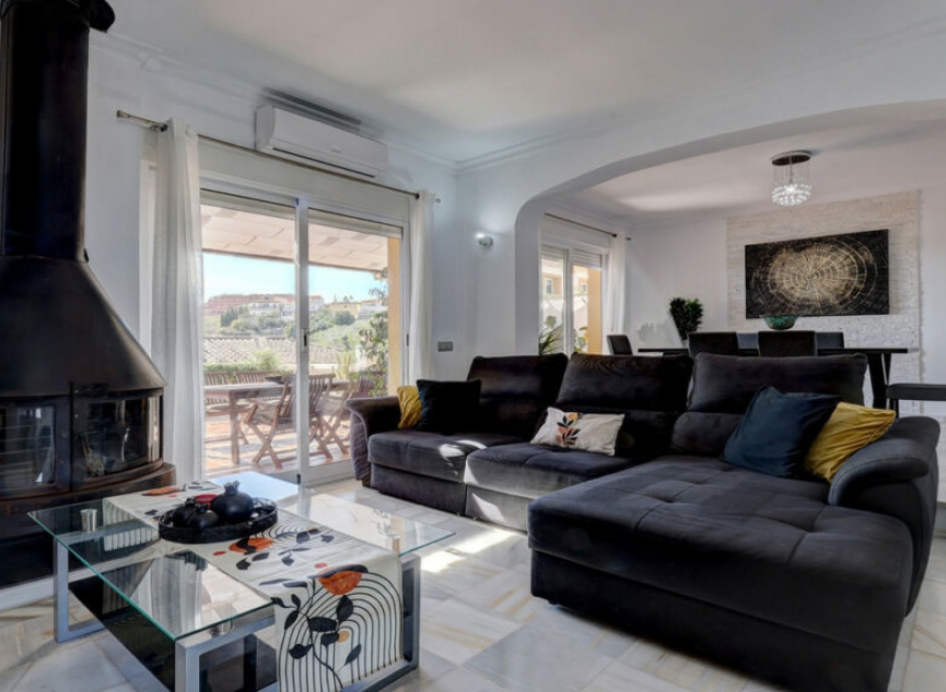 Resale - House -
Manilva