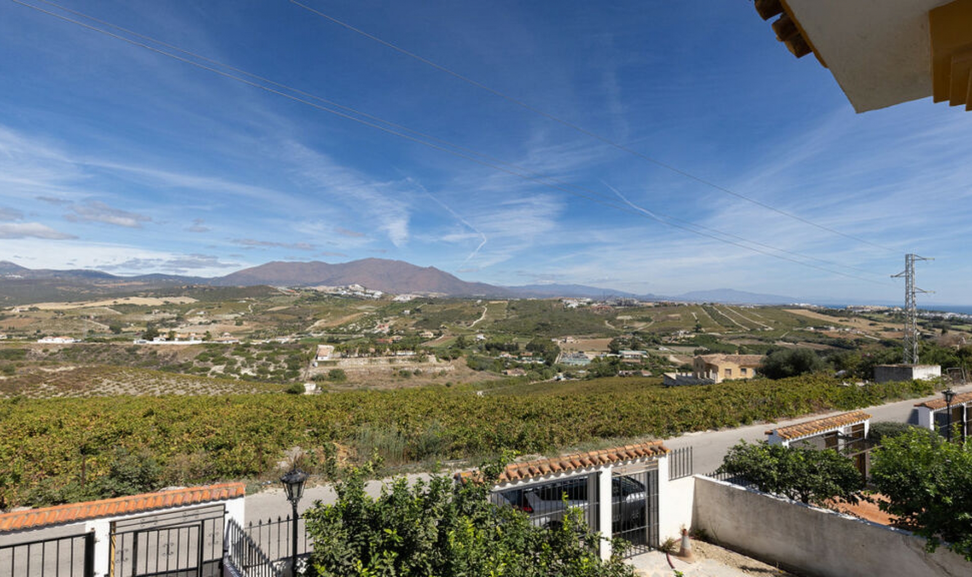 Resale - House -
Manilva