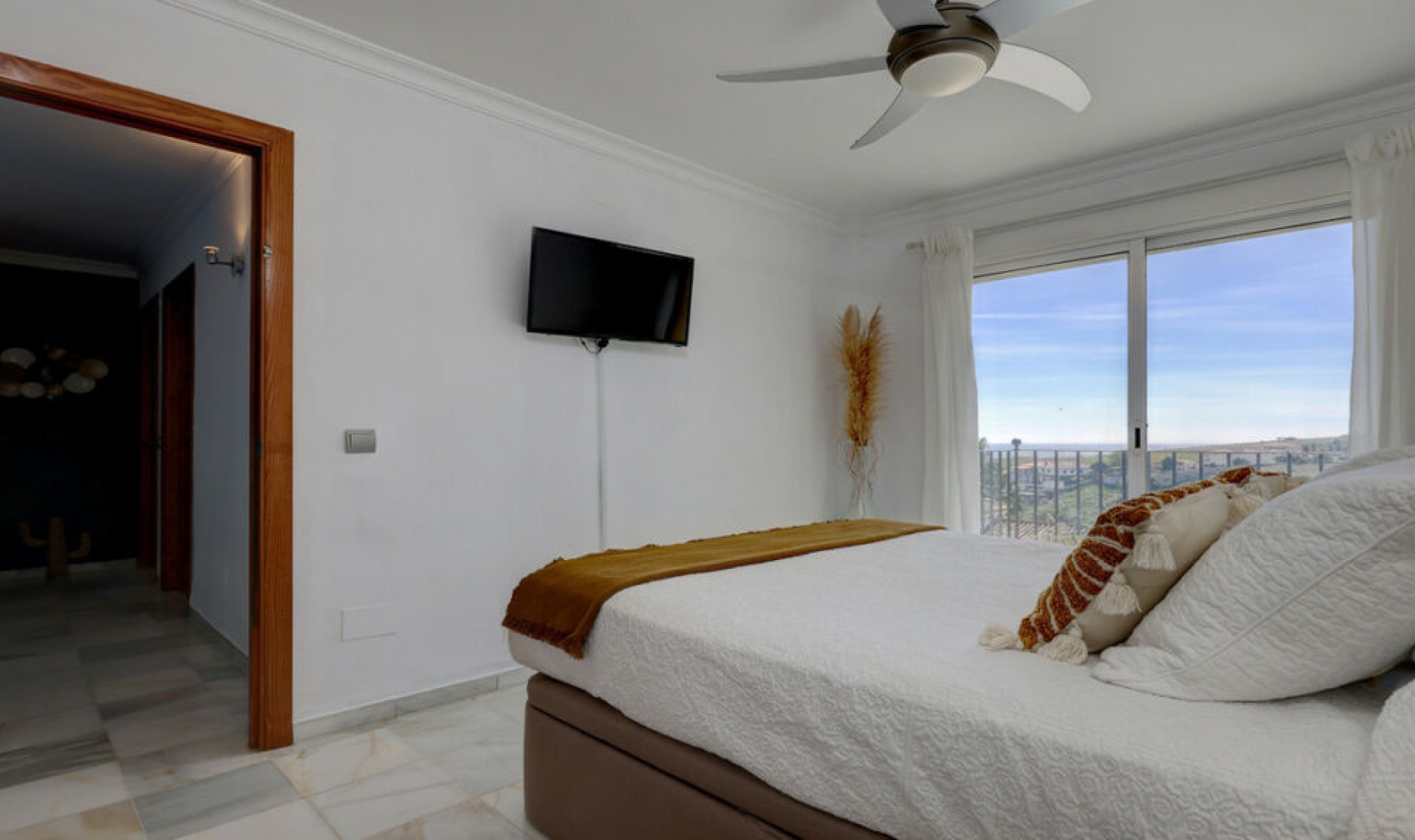 Resale - House -
Manilva