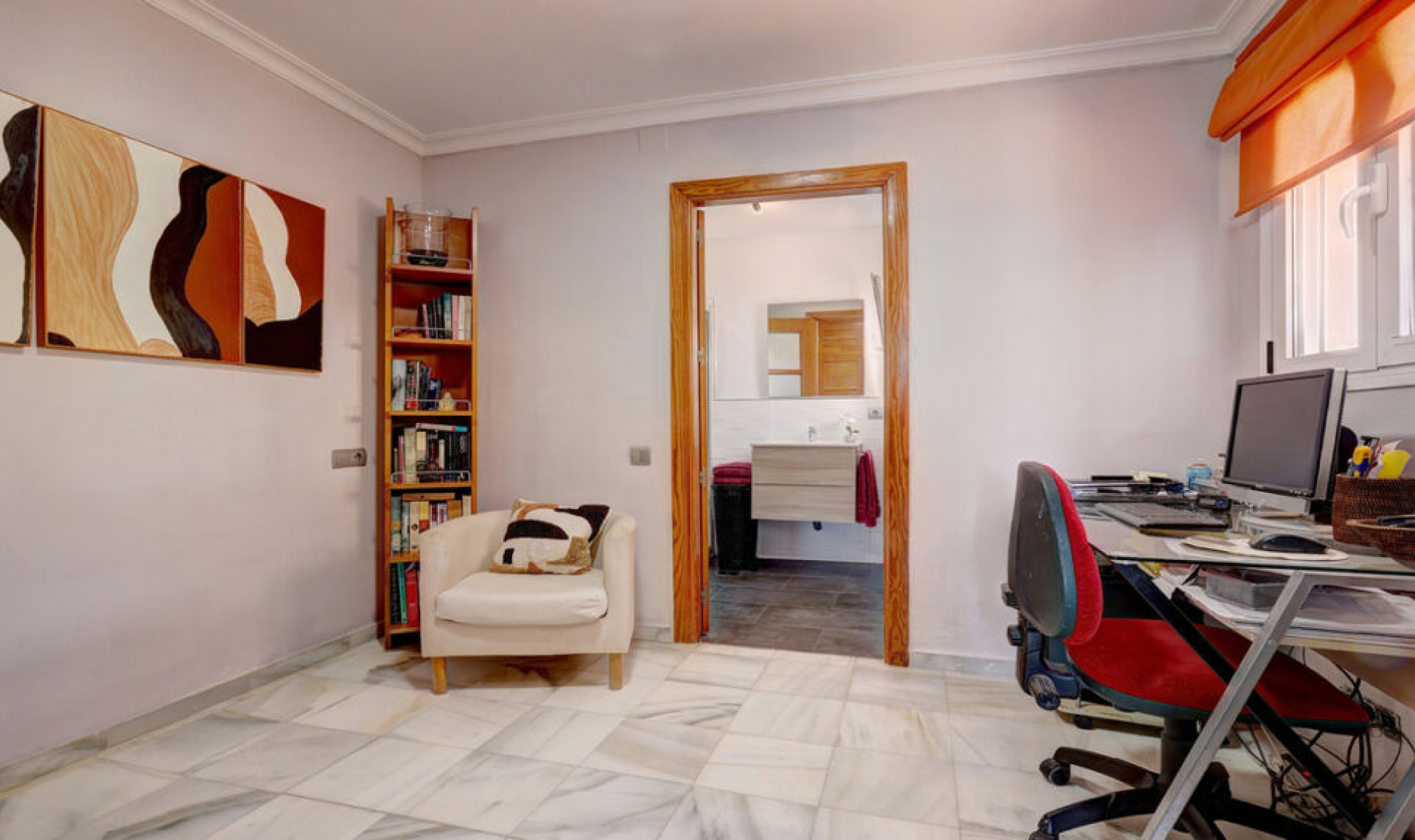 Resale - House -
Manilva