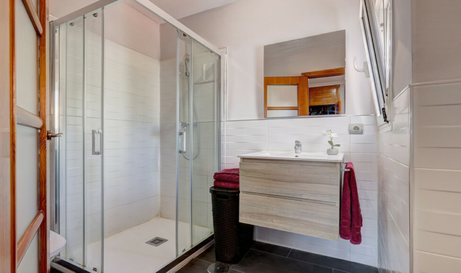 Resale - House -
Manilva