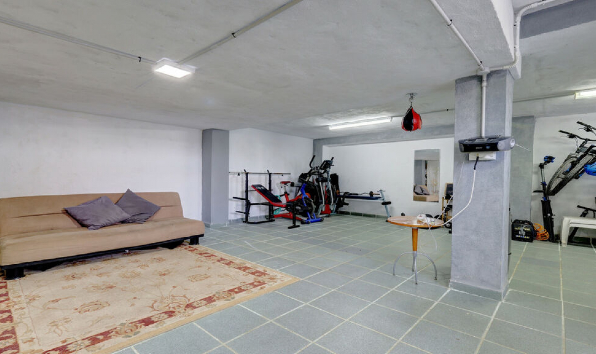 Resale - House -
Manilva