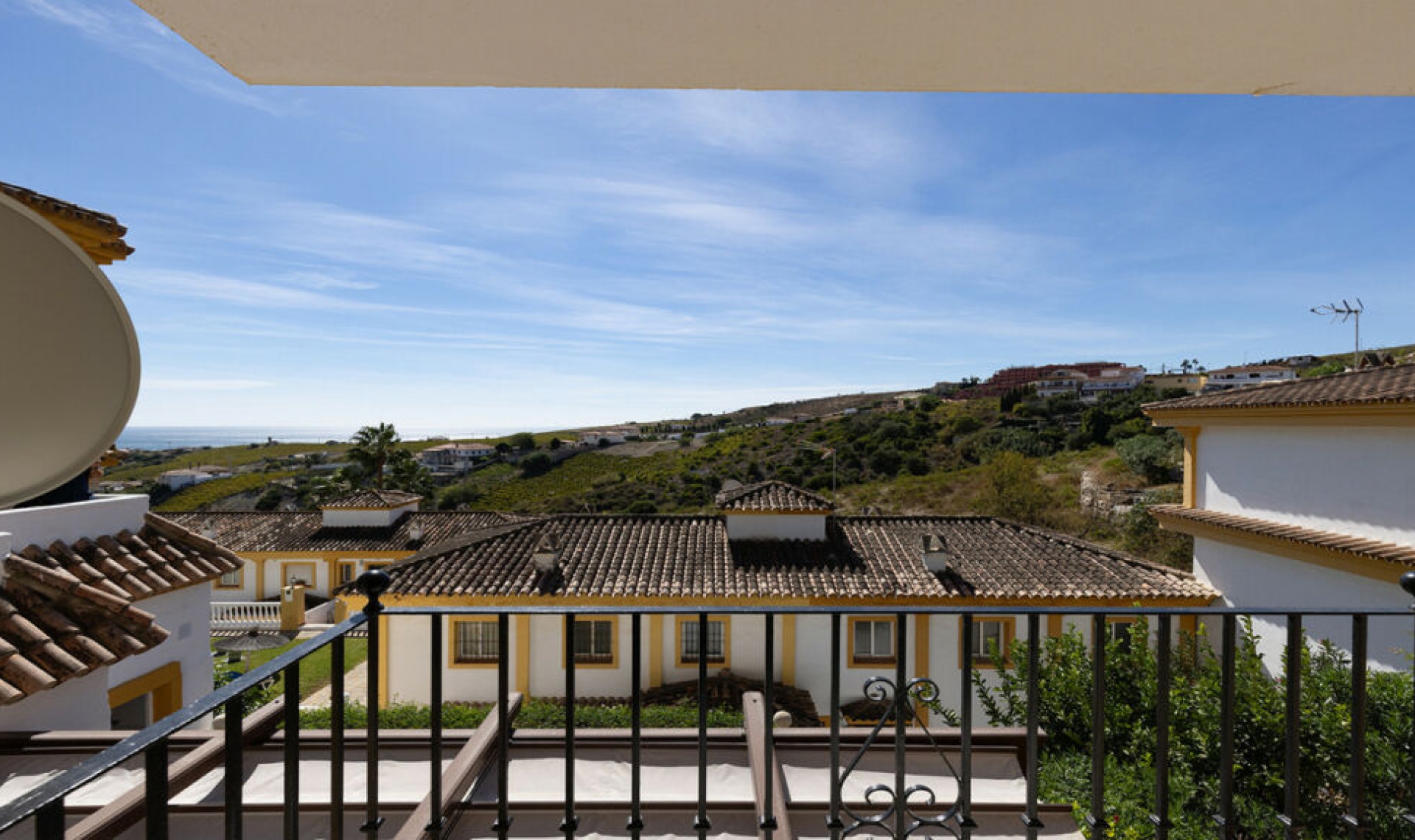 Resale - House -
Manilva