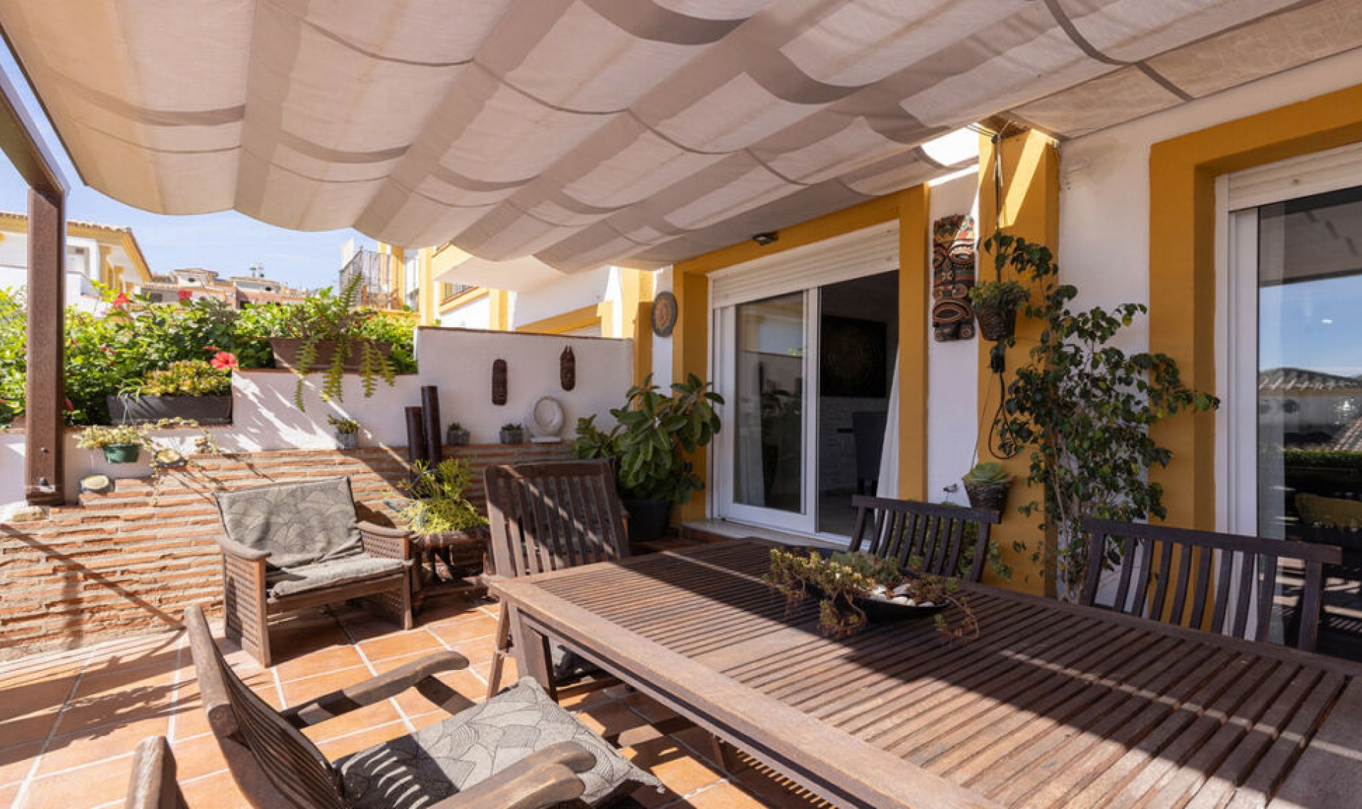 Resale - House -
Manilva