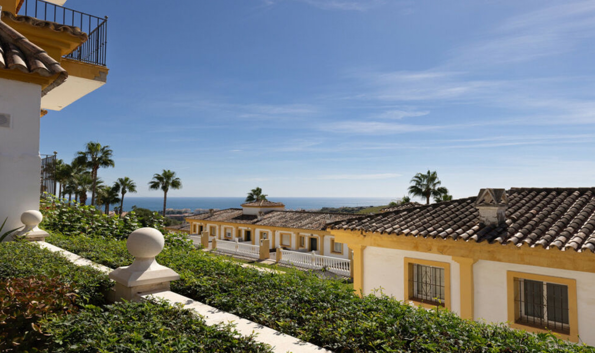 Resale - House -
Manilva