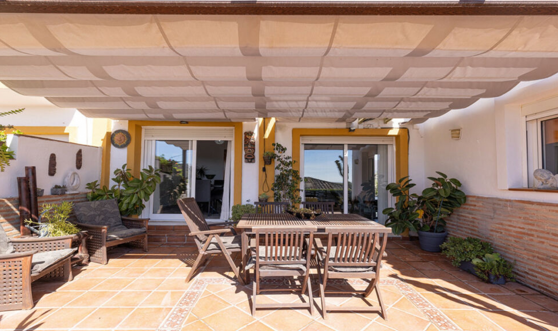 Resale - House -
Manilva