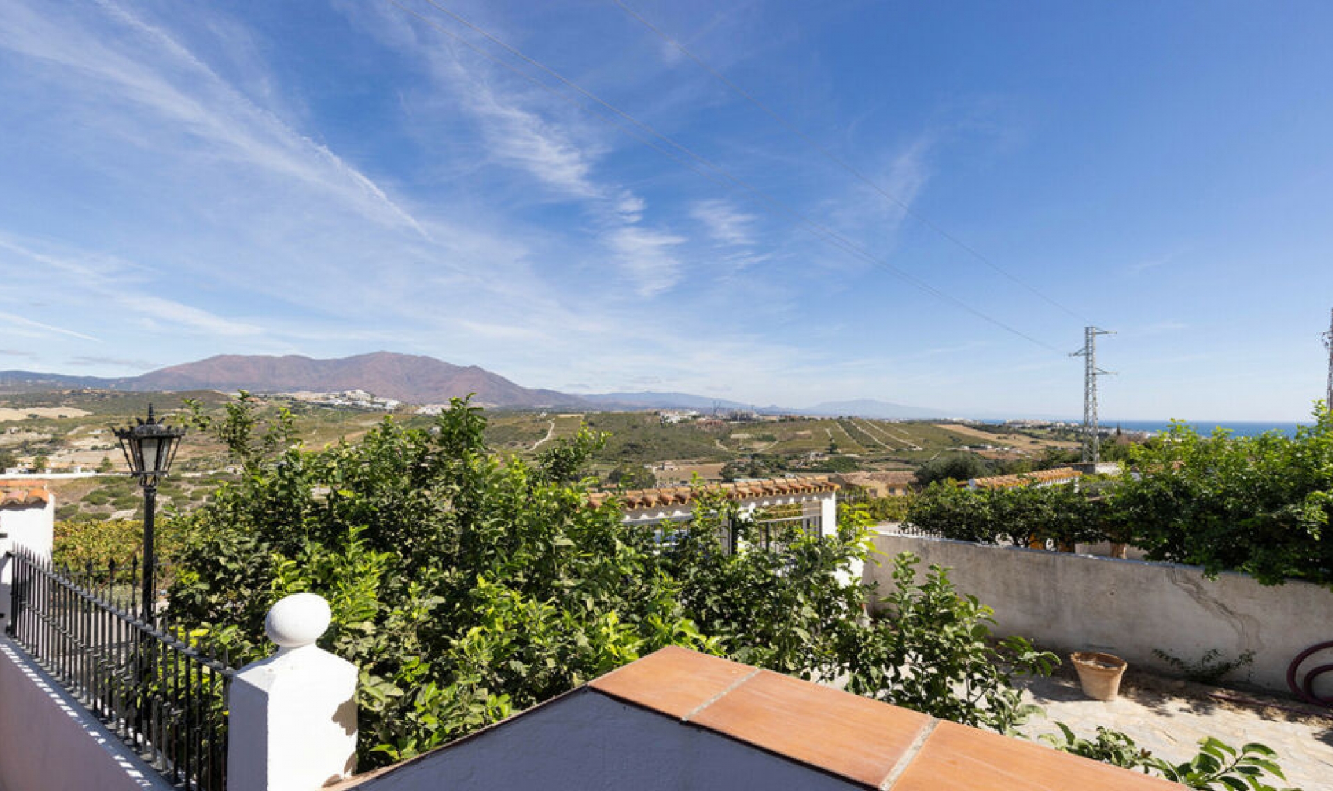 Resale - House -
Manilva