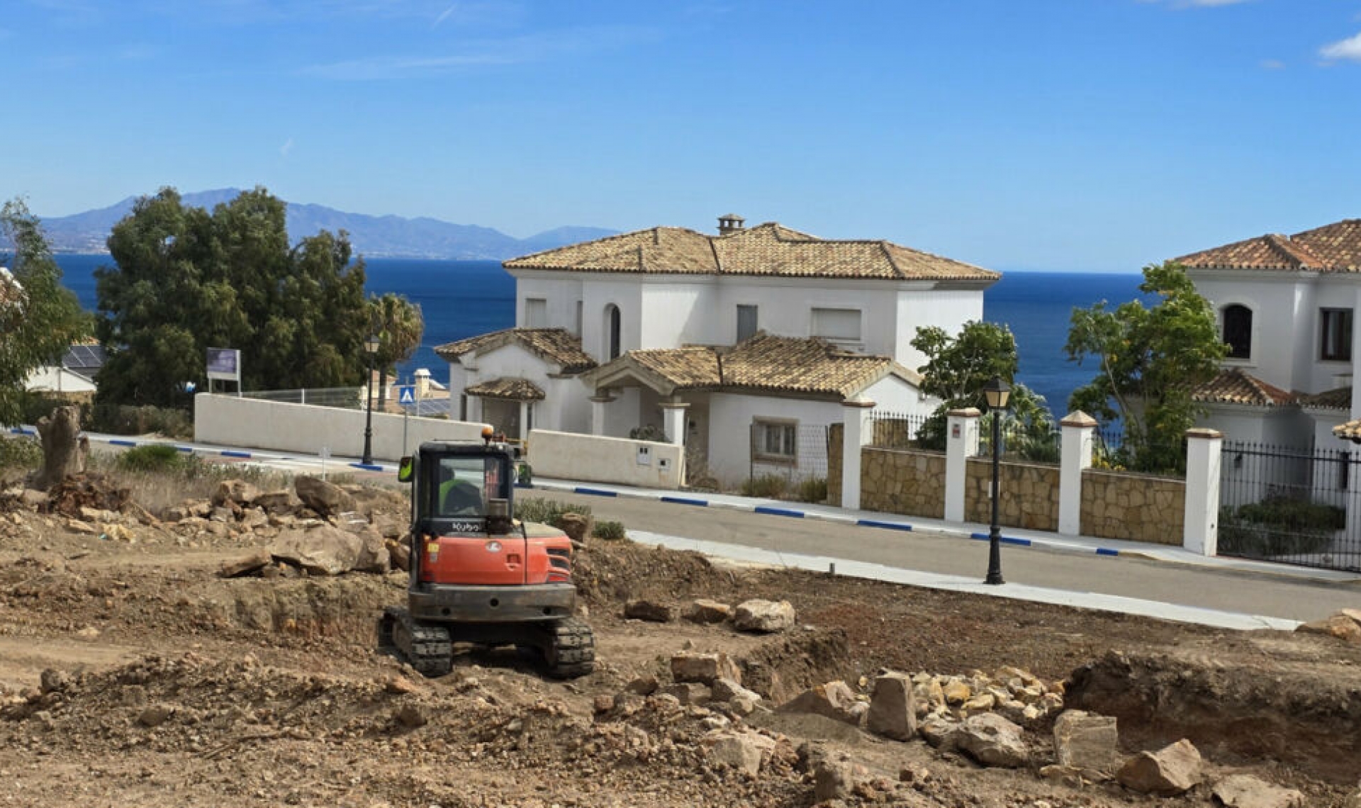 Resale - House -
Manilva