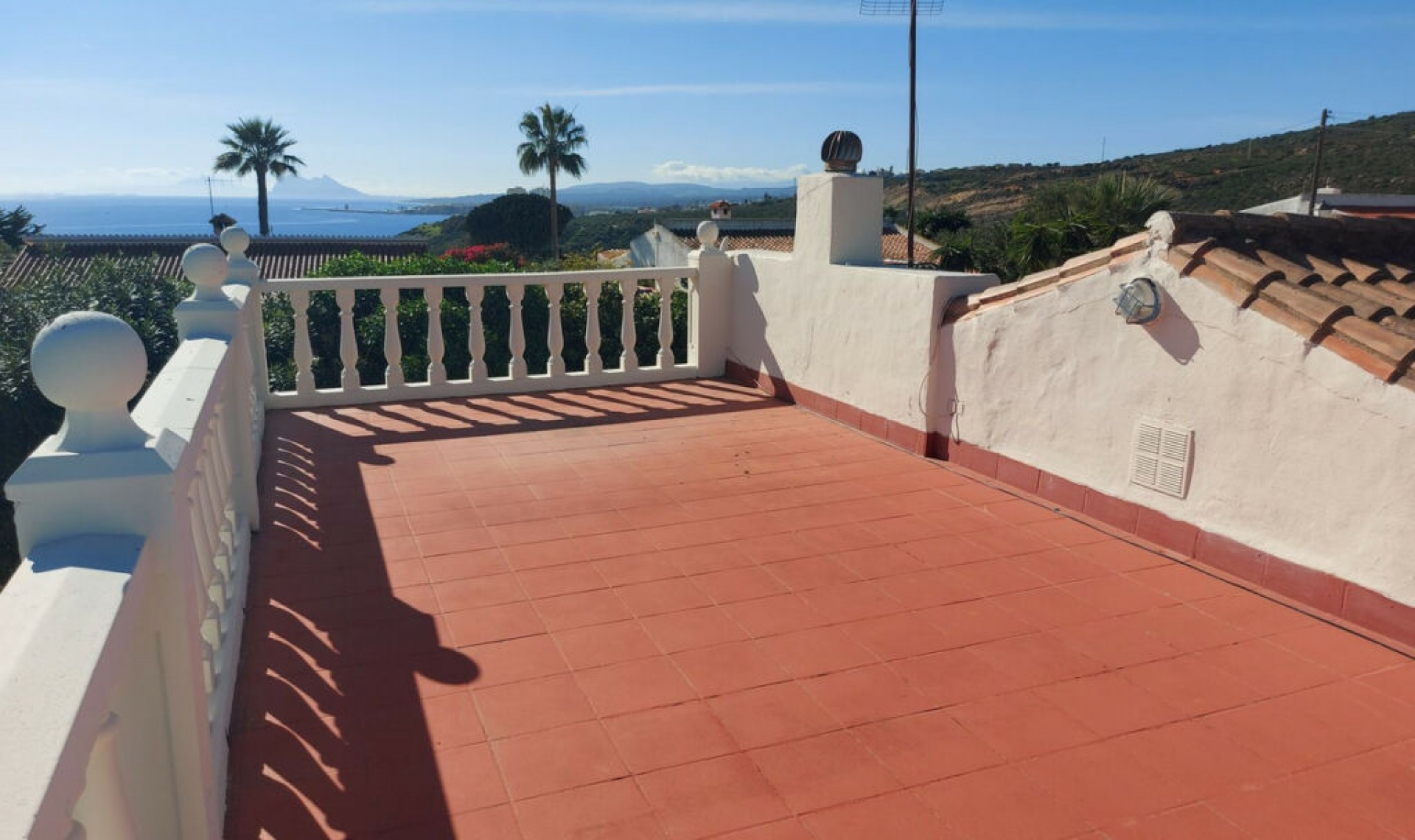 Resale - House -
Manilva