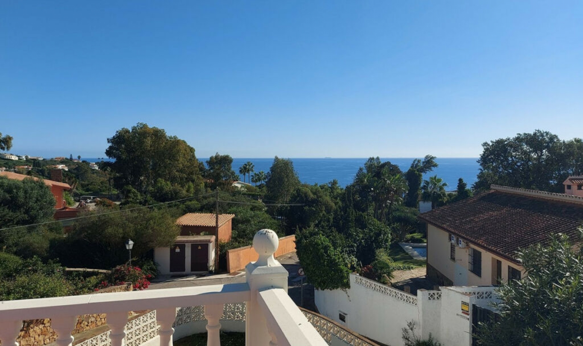 Resale - House -
Manilva