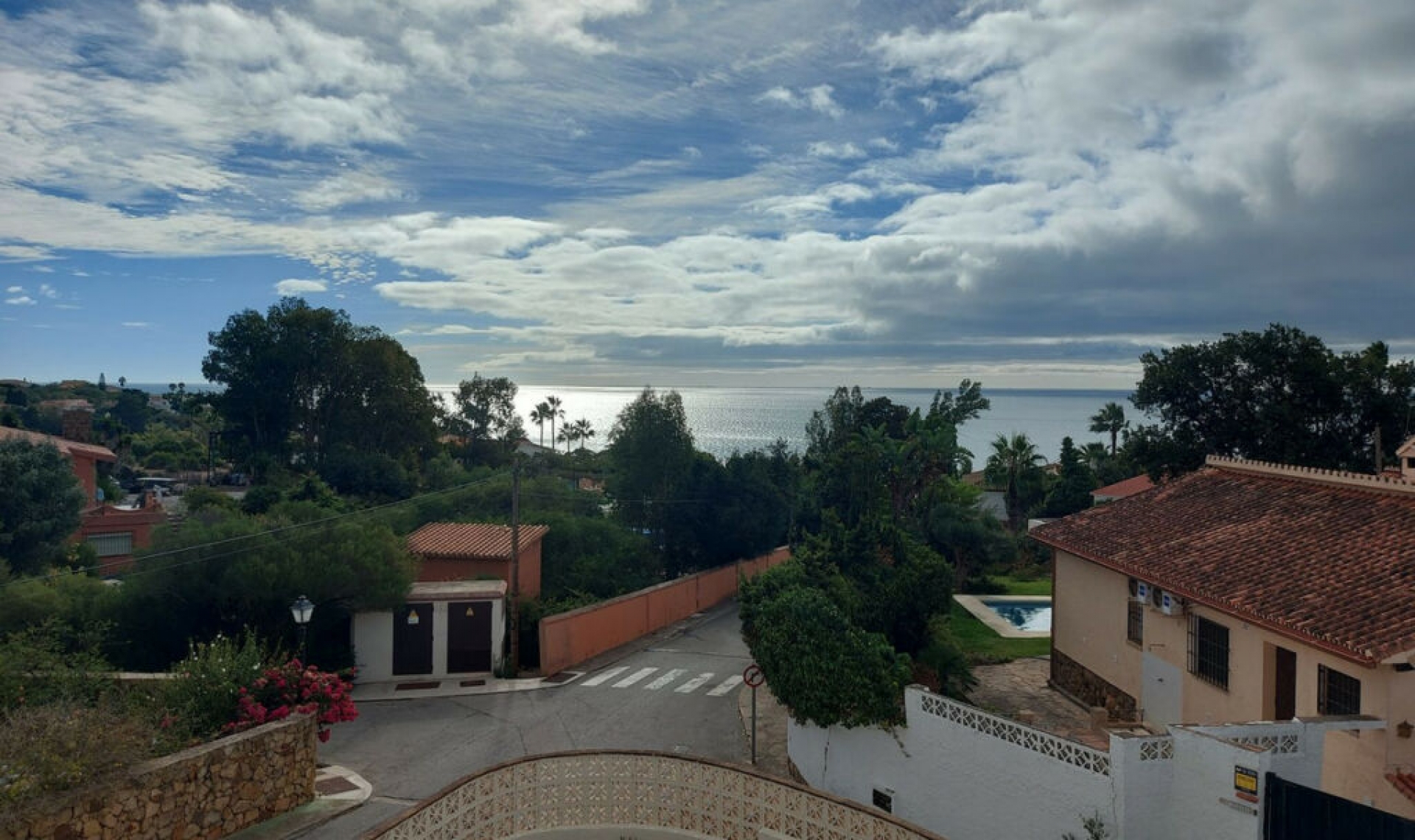 Resale - House -
Manilva