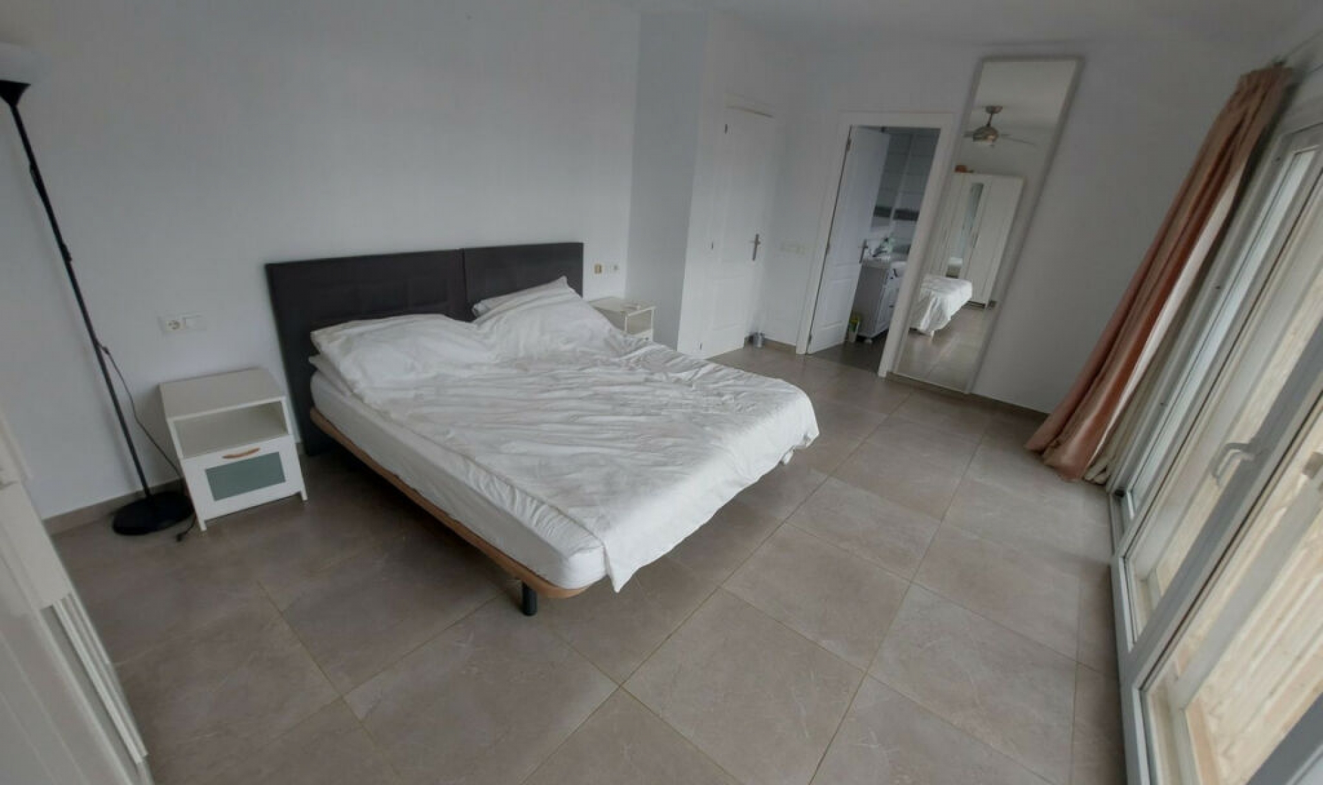 Resale - House -
Manilva