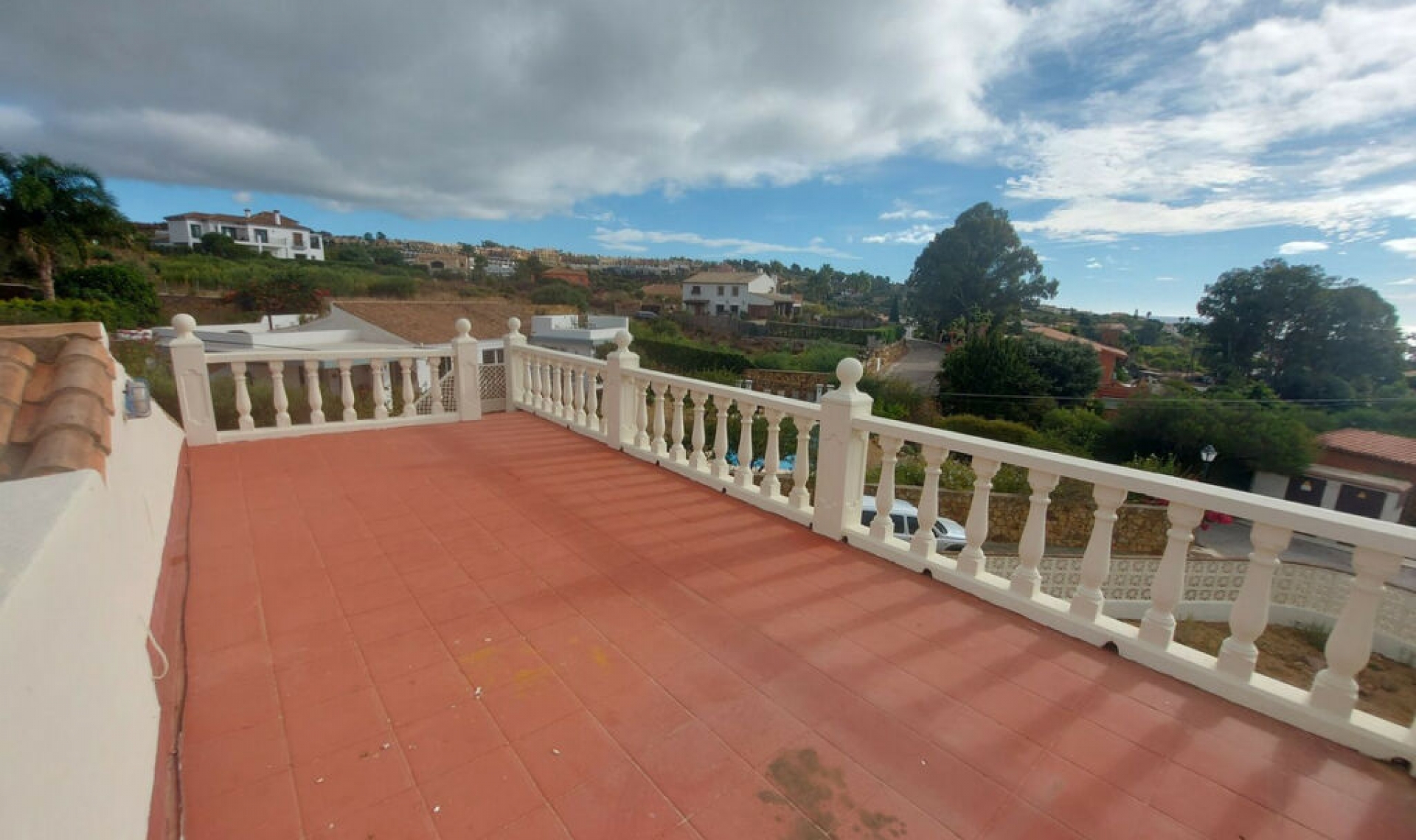 Resale - House -
Manilva