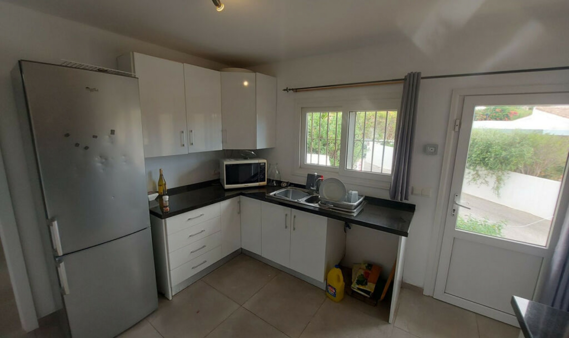 Resale - House -
Manilva