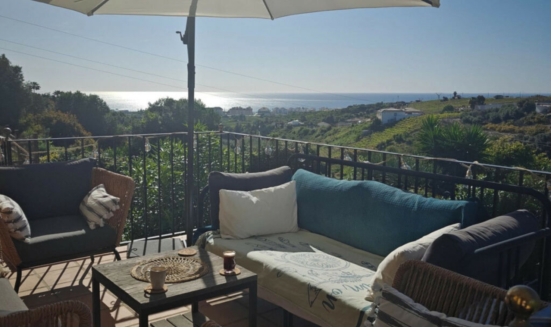 Resale - House -
Manilva